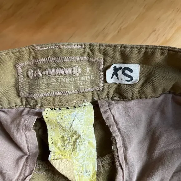 Da-Nang Tan Cargo Shorts with Embroidery - Picture 4 of 4